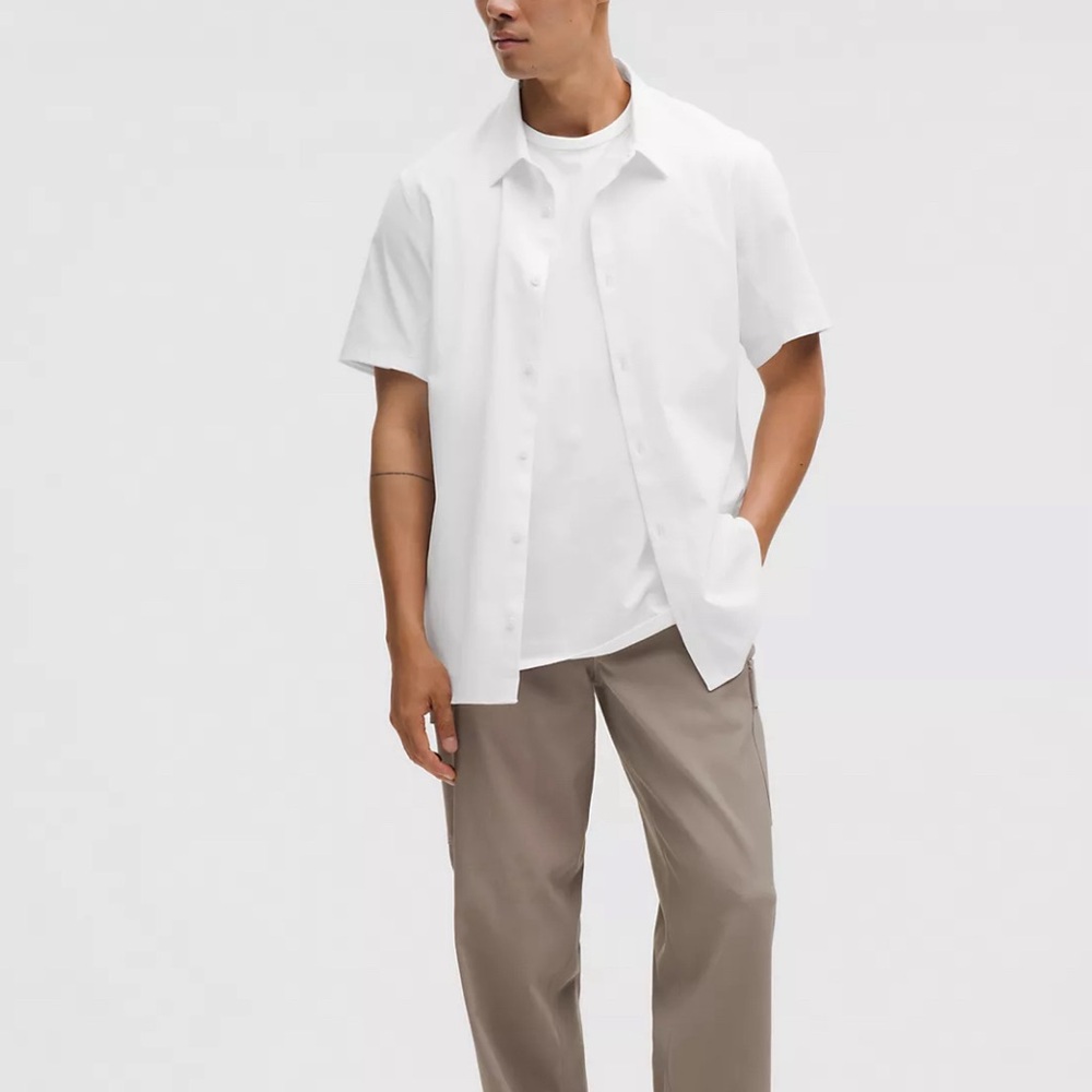 NWOT Men's Lululemon Airing Easy Short-Sleeve Shirt